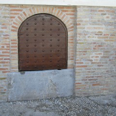 aljibe de cruz de piedra